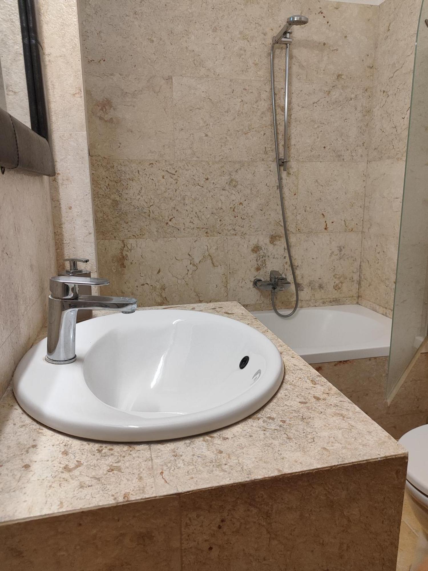 K&k Elegant Near Airport Apartment *